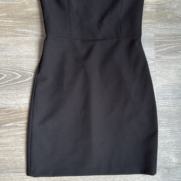 Alice and Olivia Skyla One Shoulder mini  Dress 0 - Picture 6 of 14